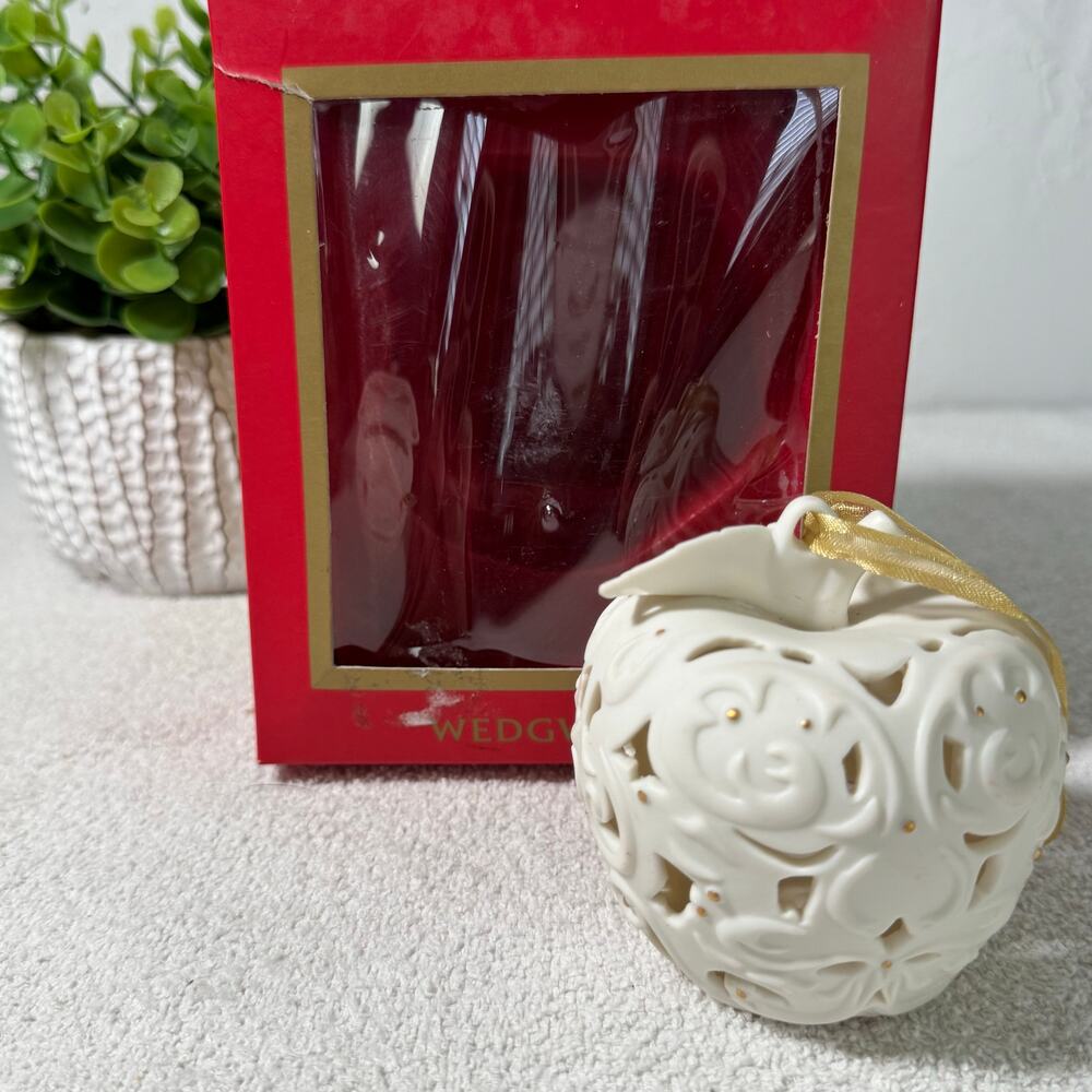 Wedgwood‎ Apple Ball Christmas Ornament White with Gold Accents